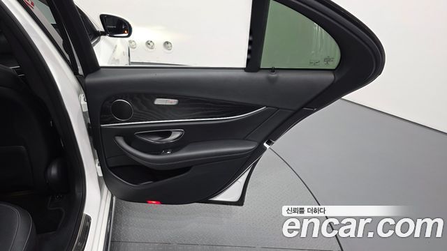 Mercedes-Benz E-Class (W213) E220d Avantgarde 2017 — фото 25