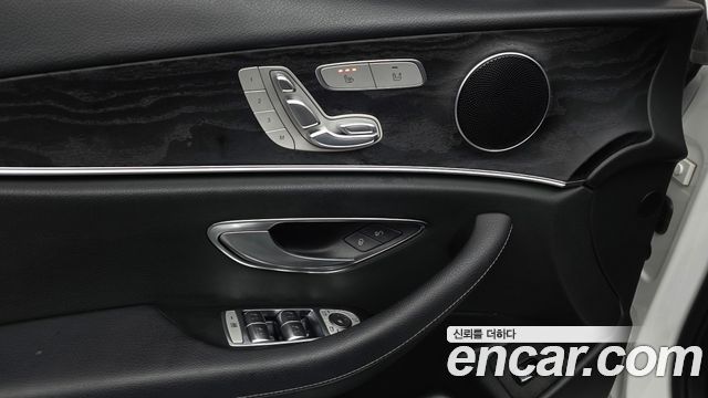 Mercedes-Benz E-Class (W213) E220d Avantgarde 2017 — фото 28