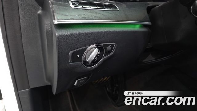 Mercedes-Benz E-Class (W213) E220d Avantgarde 2017 — фото 29