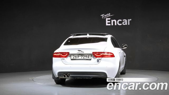 Jaguar XE 20d Perstige AWD 2017 — фото 4
