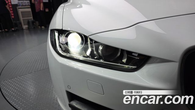 Jaguar XE 20d Perstige AWD 2017 — фото 22