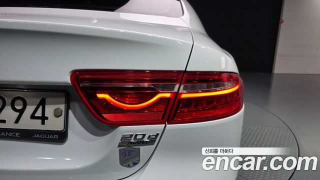 Jaguar XE 20d Perstige AWD 2017 — фото 23