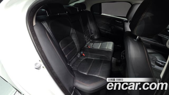 Jaguar XE 20d Perstige AWD 2017 — фото 26