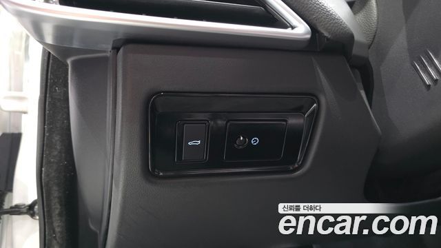 Jaguar XE 20d Perstige AWD 2017 — фото 28