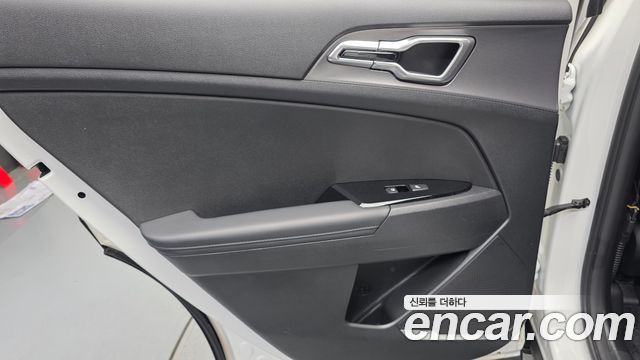 Kia Sportage Hybrid (V) Nobleless 2WD 2023 — фото 25