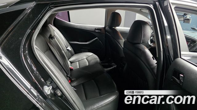 Kia K5 Luxury Standard 2015 — фото 11
