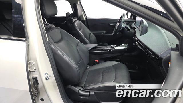 Kia EV6 Long Range Air 2023 — фото 11