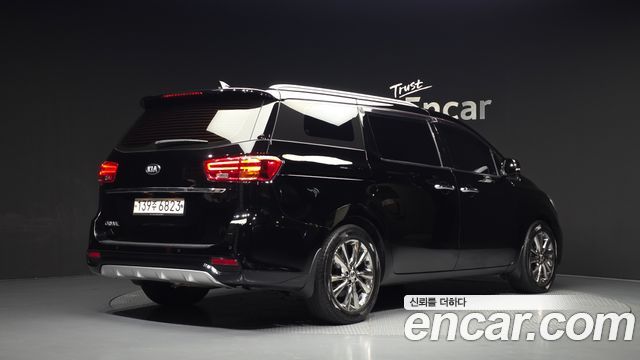 Kia Carnival 9-Seater Noblesse Special 2020 — фото 2