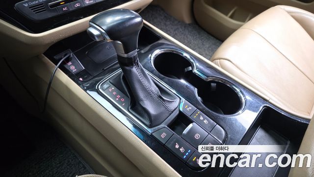 Kia Carnival 9-Seater Noblesse Special 2020 — фото 9