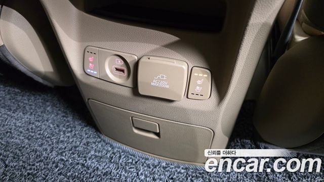 Kia Carnival 9-Seater Noblesse Special 2020 — фото 19