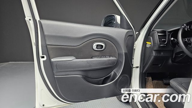 Kia Soul 1.6 GDi Trendy 2016 — фото 24