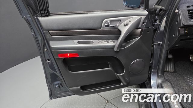 KG Mobility (SsangYong) Korando Turismo 4WD TX 9-seater 2017 — фото 24