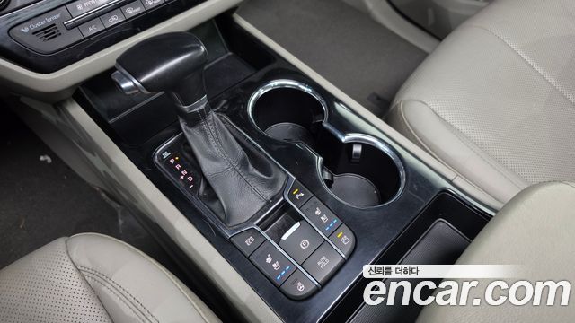 Kia Carnival 7-Seater Limousine VIP 2019 — фото 9