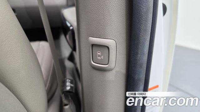 Kia Carnival 7-Seater Limousine VIP 2019 — фото 16