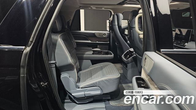 Lincoln Navigator (IV) 3.5L Black Label 2022 — фото 15