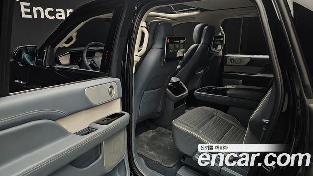 Lincoln Navigator (IV) 3.5L Black Label 2022 — фото 16