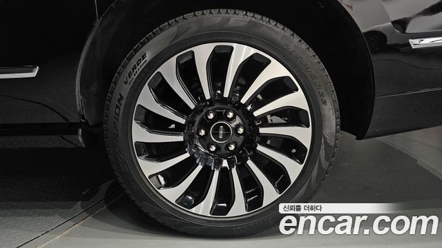 Lincoln Navigator (IV) 3.5L Black Label 2022 — фото 27