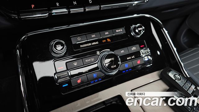 Lincoln Navigator (IV) 3.5L Black Label 2022 — фото 36