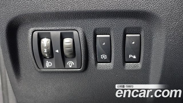 Renault Korea QM3 RE 2017 — фото 38