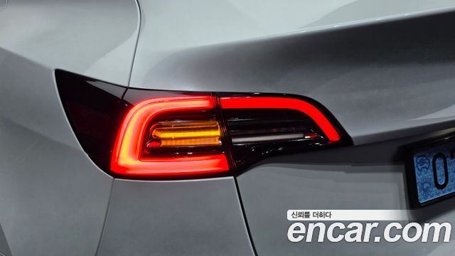 Tesla Model Y Long Range AWD 2021 — фото 23