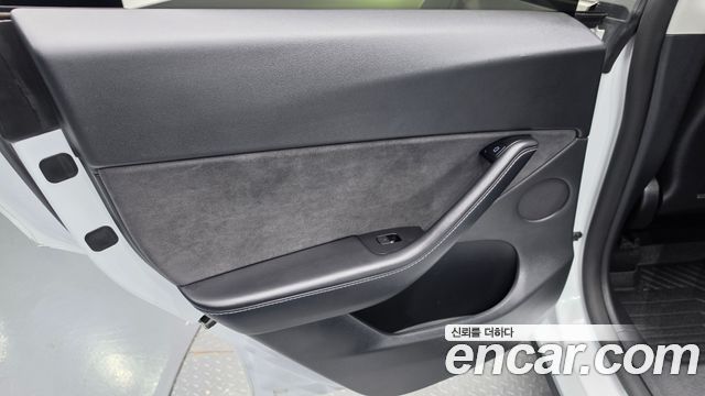 Tesla Model Y Long Range AWD 2021 — фото 25