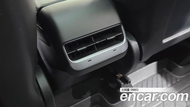 Tesla Model Y Long Range AWD 2021 — фото 29