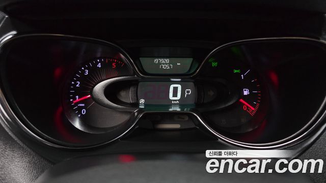 Renault Korea QM3 RE Signature 2017 — фото 8
