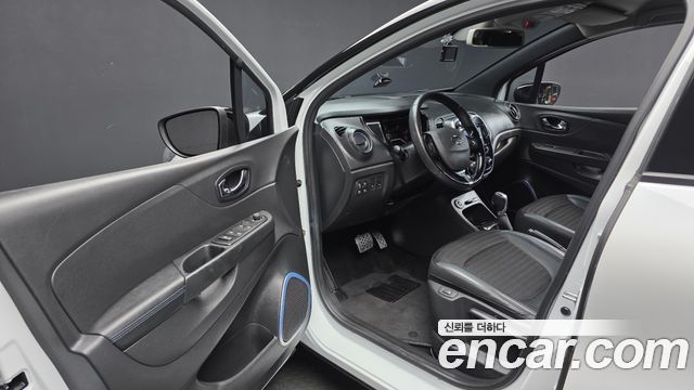 Renault Korea QM3 RE Signature 2017 — фото 10
