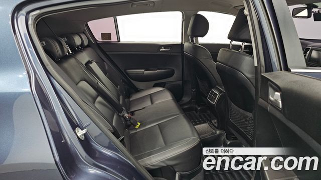 Kia Sportage (IV) Gasoline 2.0 2WD Noblesse 2018 — фото 12