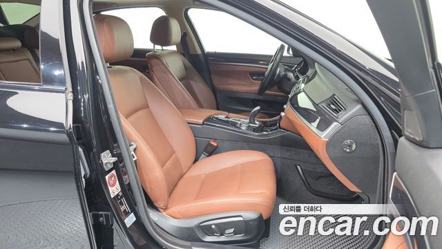 BMW 5 Series (F10) 530d xDrive M Aero Dynamic 2016 — фото 11