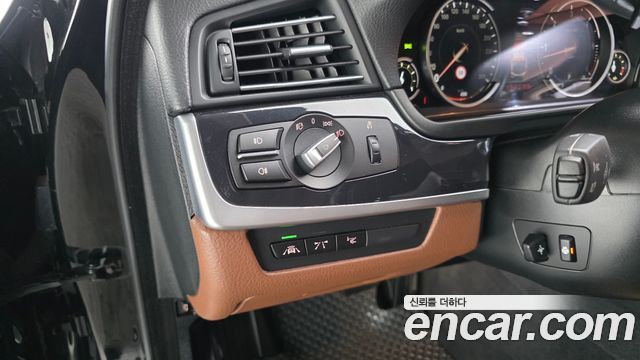 BMW 5 Series (F10) 530d xDrive M Aero Dynamic 2016 — фото 18