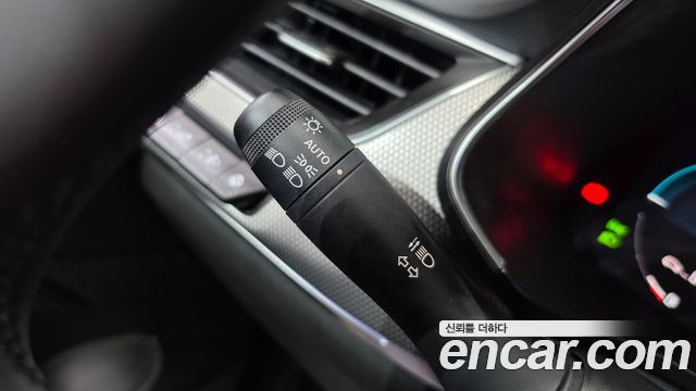 Renault Korea Arkana 1.6 E-TECH Iconic 2025 — фото 28