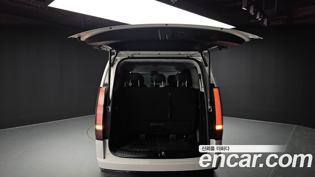 Hyundai Staria Lounge 7-Seater Inspiration 2023 — фото 20