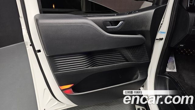 Hyundai Staria Lounge 7-Seater Inspiration 2023 — фото 25