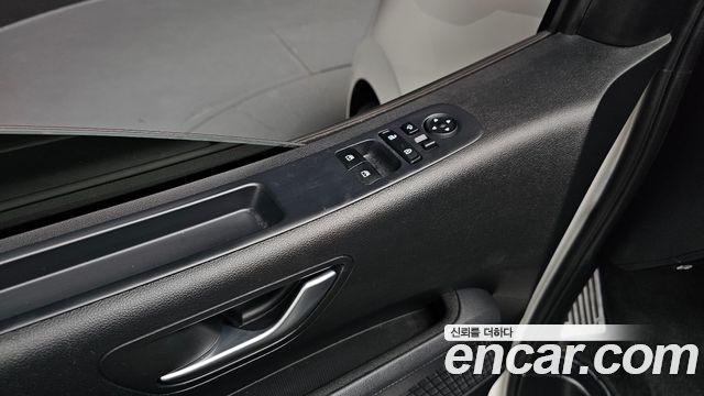 Hyundai Staria Lounge 7-Seater Inspiration 2023 — фото 31
