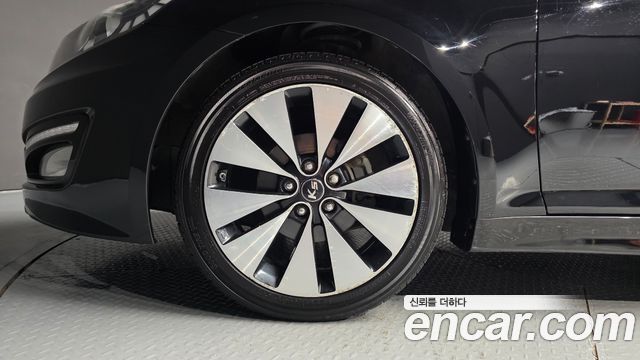 Kia K5 2.0 Prestige Standard 2011 — фото 5