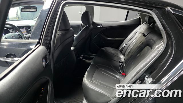 Kia K5 2.0 Prestige Standard 2011 — фото 11