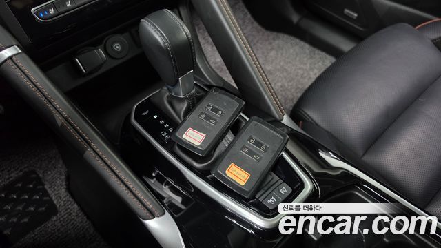 Renault Korea QM6 2.0 GDe PREMIERE 2WD 2024 — фото 9
