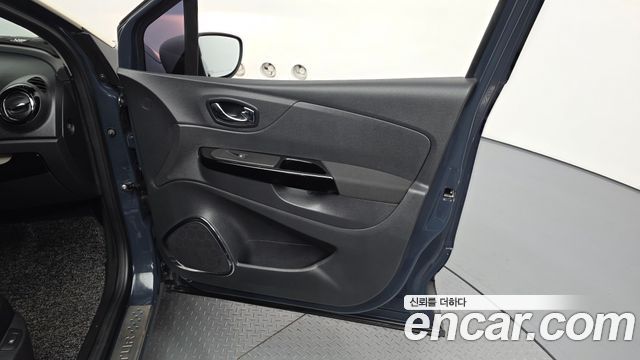 Renault Korea QM3 RE 2017 — фото 24