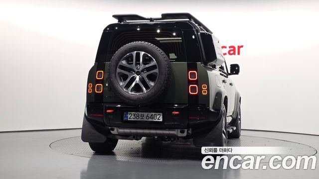 Land Rover Defender (L663) 110 P400 X 2026 — фото 4