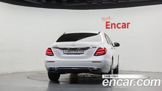 Mercedes-Benz E-Class (W213) E300 4MATIC Exclusive 2020 — фото 4