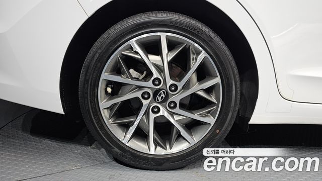 Hyundai Avante (AD) 1.6 GDI Value Plus 2018 — фото 5