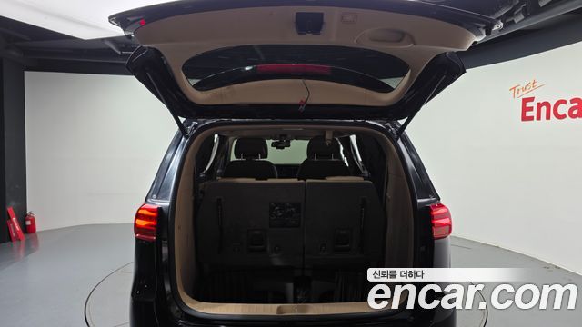 Kia Carnival Gasoline 7-Seater Limousine President 2019 — фото 20