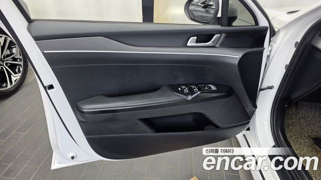Kia K5 (III) 2.0 Prestige 2021 — фото 24