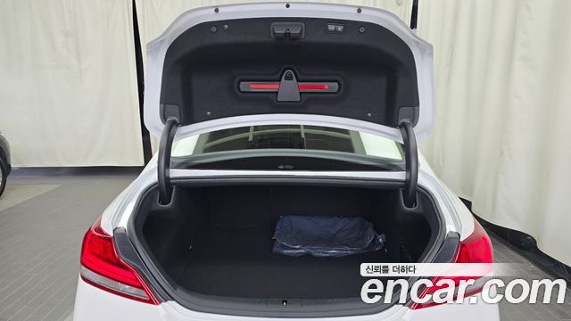Genesis G70 2.0T Elite 2019 — фото 17