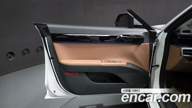 Hyundai Grandeur (GN7) 2,5 Gasoline 2WD Exclusive 2024 — фото 30