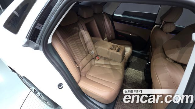 Hyundai Grandeur (GN7) 2,5 Gasoline 2WD Exclusive 2024 — фото 32