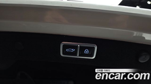 Hyundai Grandeur (GN7) 2,5 Gasoline 2WD Exclusive 2024 — фото 38