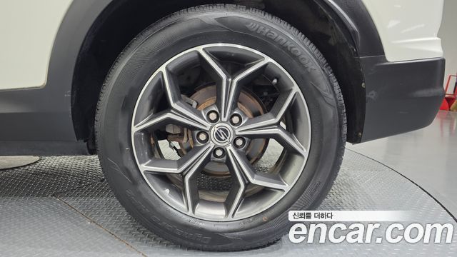 KG Mobility (SsangYong) Beautiful Korando Gasoline 1.5 2WD C5 Plus 2021 — фото 21