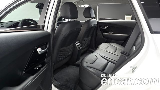 Kia Niro EV Prestige 2022 — фото 11
